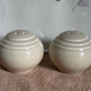 Pfaltzgraff Cappuccino Cream Ceramic Salt and Pepper Shakers